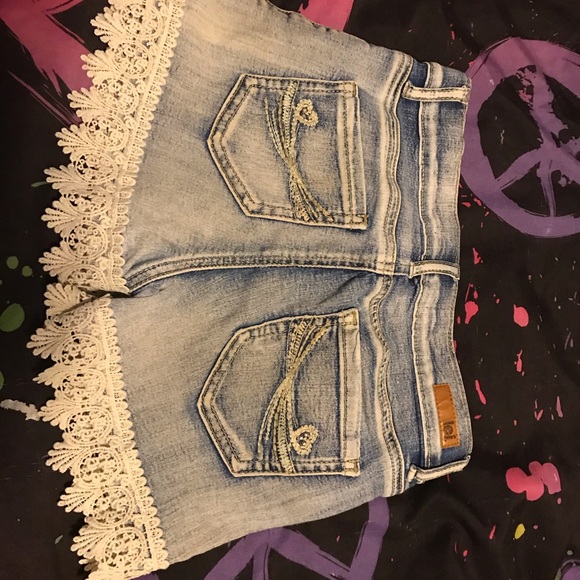 Girl shorts - Picture 2 of 2